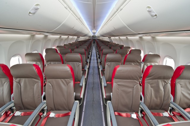 The Economy Cabin of the Malindo 737-900ER - Photo: Boeing
