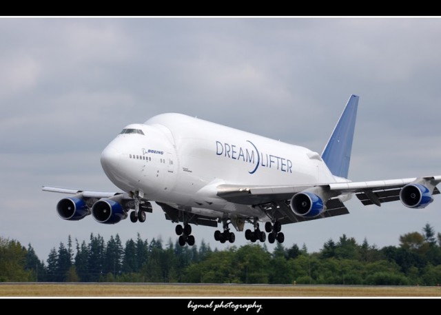 N718BA lands at Paine Field in Everett (not on the day in Question) - Photo Mal Muir | AirlineReporter.com