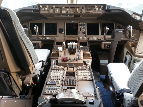 Flight deck of the 777. Photo by Brandon Farris.