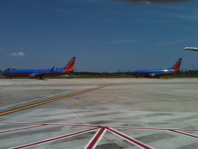 Southwest's new Boeing 737-800 sits next to a 737-700 at FLL. Photo by Butch Brown. 