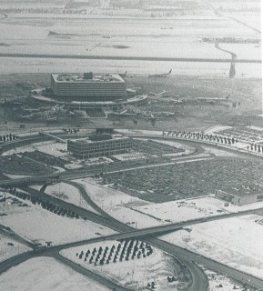 Terminal 1 at YYZ on a snowy winter day in the early 1970s. 
