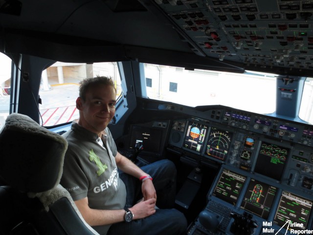 What flight isn't complete without a cockpit visit? - Photo: Mal Muir | AirlineReporter.com