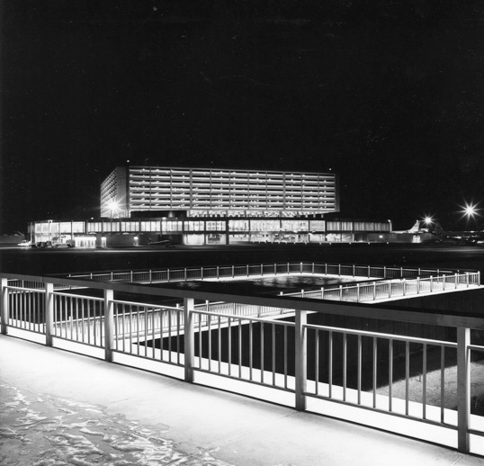 The new YYZ Terminal 1 at night in 1964