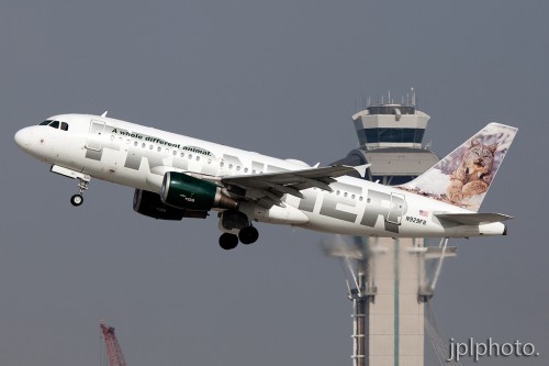 Larry the Lynx is on this A319 with the old Frontier livery. Photo by Jeremy Dwyer-Lindgren.