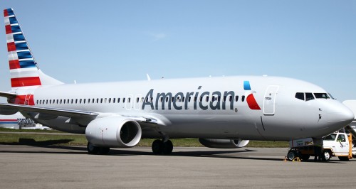 An American Airlines Boeing 737 arrives with employees from Dallas. Photo by Brandon Farris.