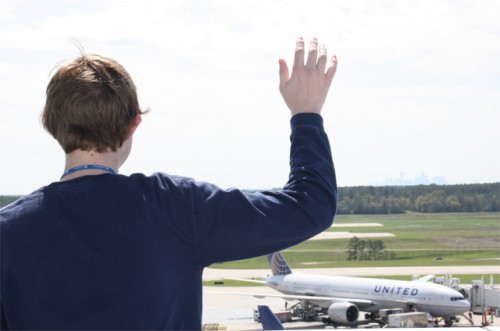 Jack waves to the last Continental flight (painted in United livery) to IAH. Photo from Jack.