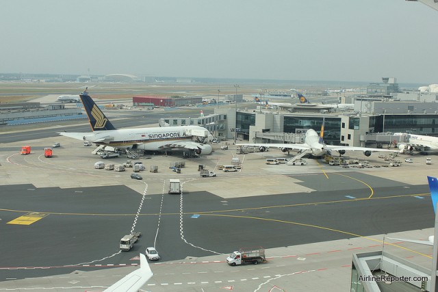 A Singapore Airlines Airbus A380 and Lufthansa Boeing 747-400.