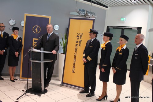 Lufthansa CEO Christoph Franz says a few words before we depart. FYI: "Boeing 747-8 Intercontinental" in German sounds amazing.