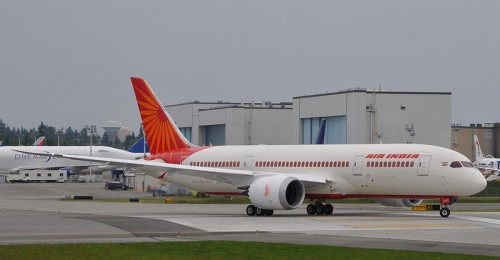 An Air India Boeing 787 at Paine Field. Photo by flyingAmelia.
