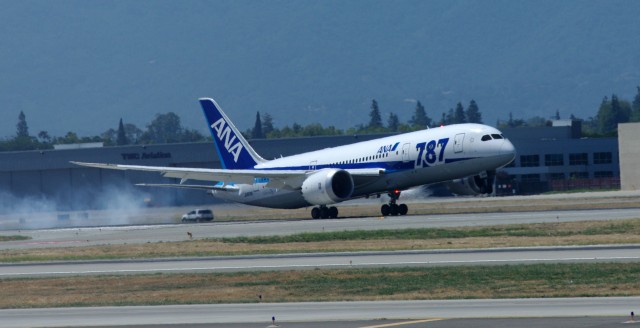 NH1076 touches down at San Jose after the 10 hour flight from Tokyo - Photo: Mal Muir | AirlineReporter.com