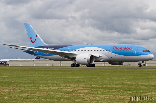 Thomson Boeing 787 Dreamliner at Paine Field. Photo by Jeremy Dwyer-Lingren.