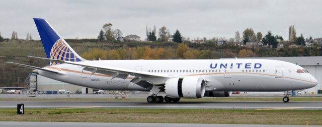The United Airlines Boeing 787 Dreamliner involved in the emergency landing. Photo by Andrew W. Sieber / Flickr CC. 