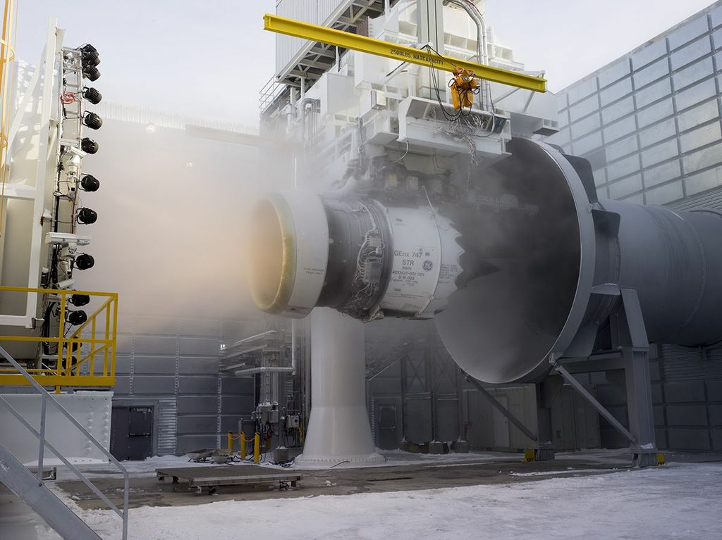 GEnx engine being tested in cold weather. Image from GE.