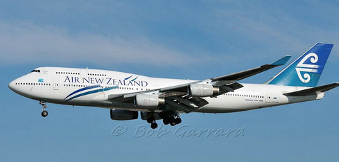 Air New Zealand Boeing 747-400 with the pacific wave down the fuselage. Image by Bob Garrard.