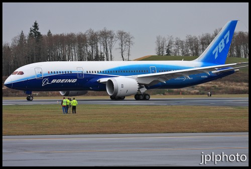 ZA003 in modified Dreamliner livery for the World Dreamliner Tour. Photo by Jeremy Dwyer-Lindgren.