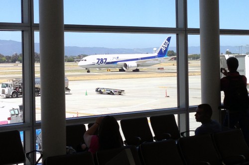 An ANA Boeing 787 Dreamliner pulls up to the gate at San Jose. Image by Blaine Nickeson.