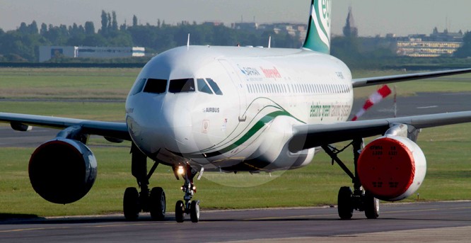 No, this A320 isn't parked. It's taxiing without it's engines running. Check out the video after the break. Photo copyright: Benoà®t Vallet/Safran