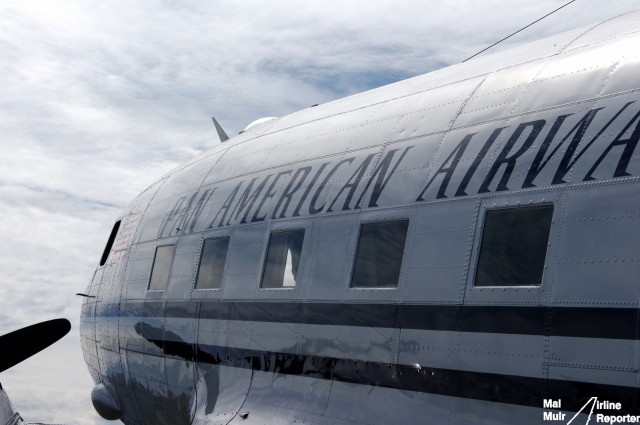 The HFF DC3 - Photo: Mal Muir | AirlineReporter.com