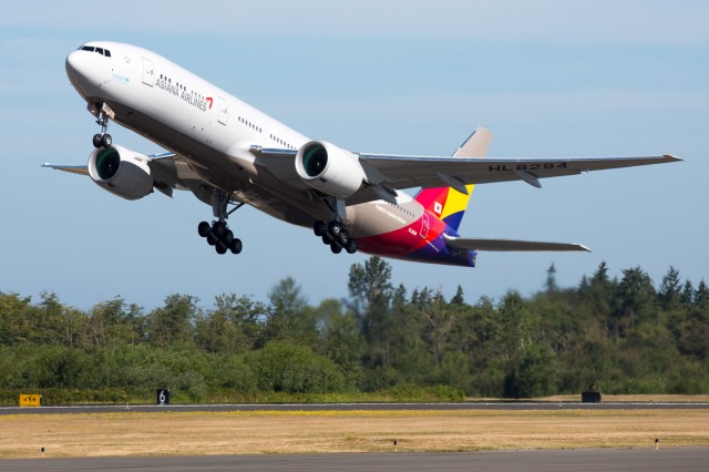 This could be the last Boeing 777-200 built. Reg #HL8284. Credit to, "A Little Friend Who's Better At Photography Than Me."