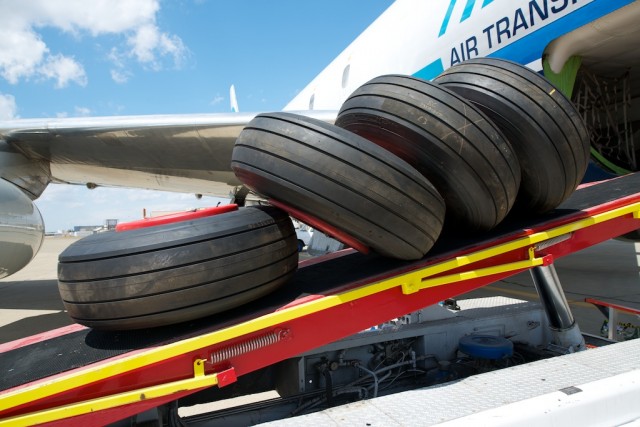 DC-8 tires