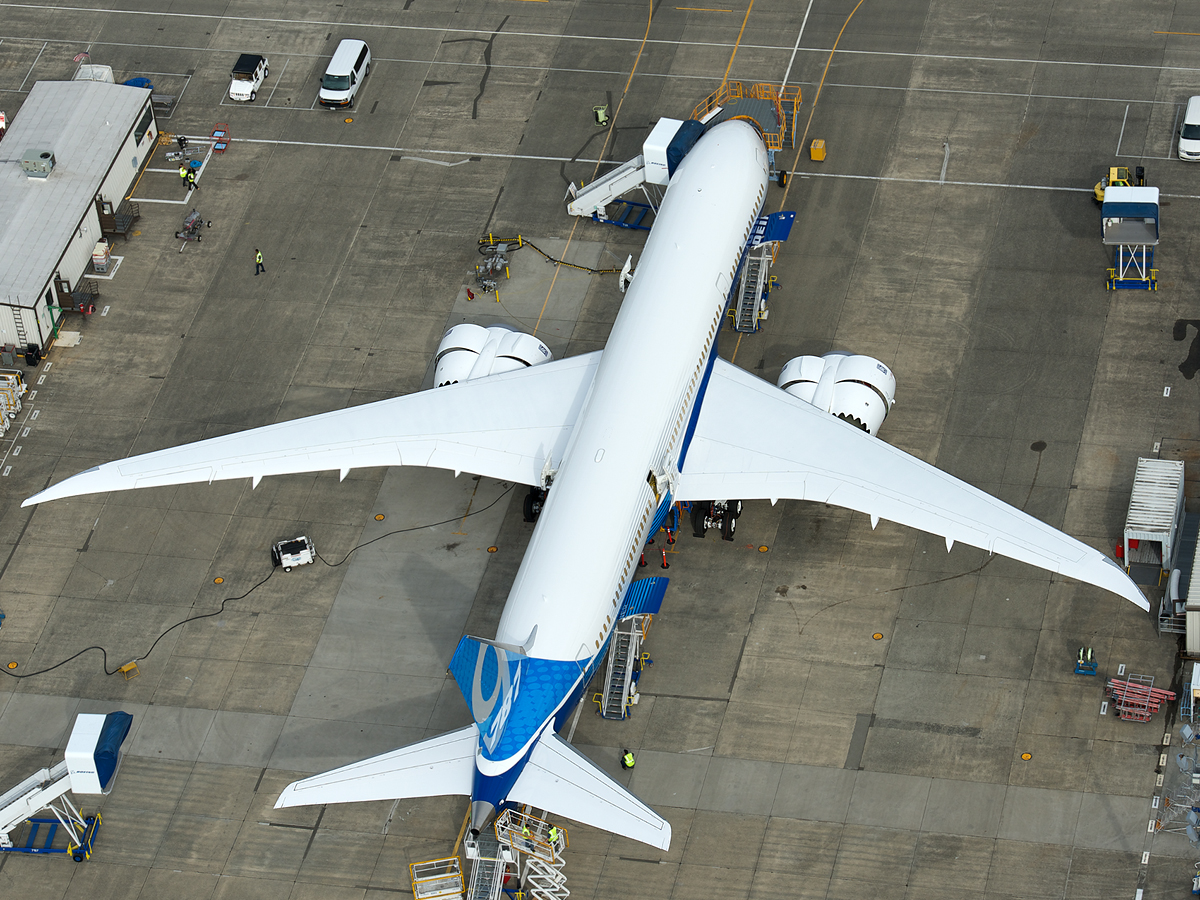 Aerial shot of the first Boeing 787-9 Dreamliner. Photo by Bernie Leighton.