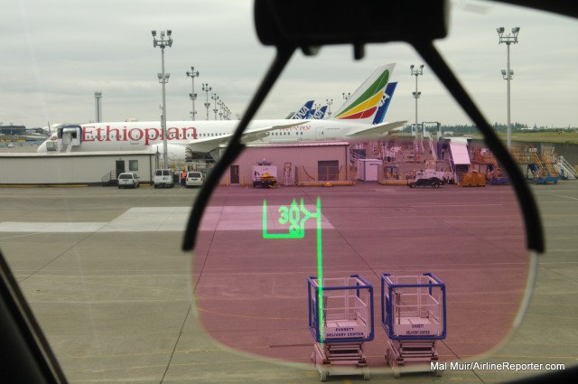 A Ethiopian Boeing 787 Dreamliner in the HUD on the United 787 Dreamliner. 