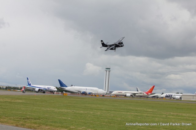 How many sweet planes can you find in this shot?