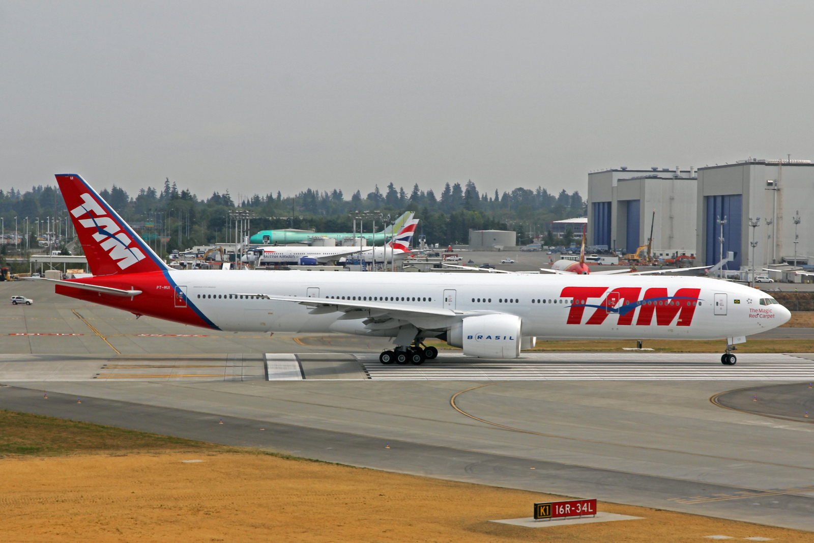 PT-MUI conducting flight tests at Paine Field. Image: Ken Fielding.