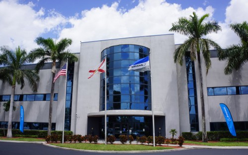 The exterior of Boeing's Miami facility. Image: Chris Sloan / Airchive.com