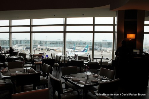 The restaurant and bar have awesome views of the airport.