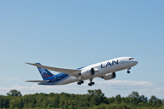 LAN's first Boeing 787 takes of from Paine Field, heading south to Santiago. Image from Boeing. 