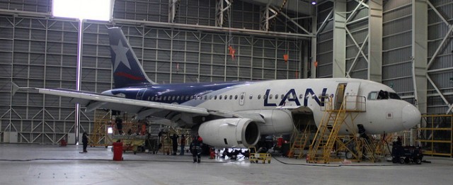 A LAN Airbus A318 having work done in Santiago. Image: David Parker Brown.