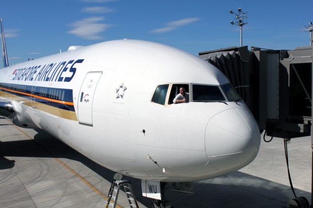 David Parker Brown touring Singapore's new Boeing 777-300ER - Photo: Bernie Leighton | AirlineReporter.com