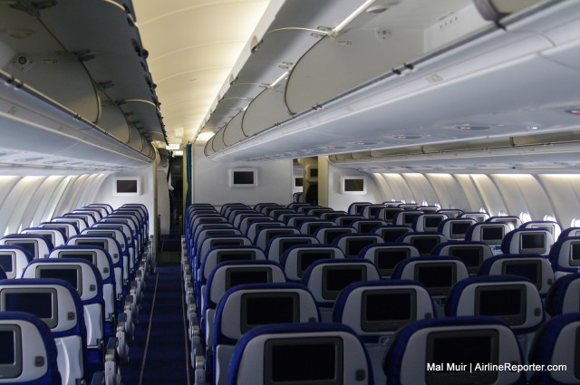 The Economy Cabin of an Hawaiian Airlines Airbus A330 - Photo: Mal Muir | AirlineReporter.com