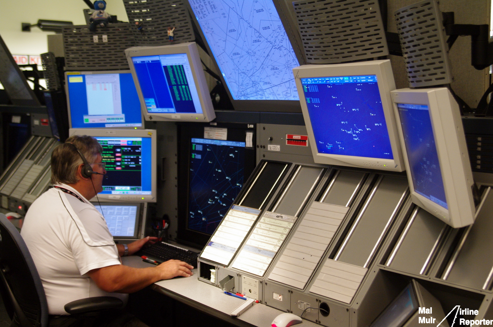 An Inside Look At Vancouver Air Traffic Control AirlineReporter