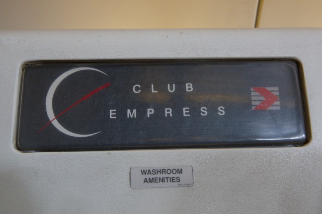 Old fashioned Canadian Airlines business class overhead bins. Photo - Bernie Leighton | AirlineReporter.com