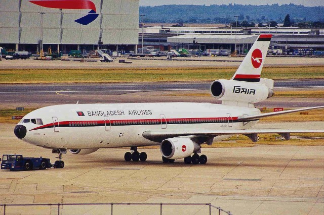 S2-ACR, o último DC-10 em qualquer tipo de serviço de passageiros.  Foto de Ken Fielding