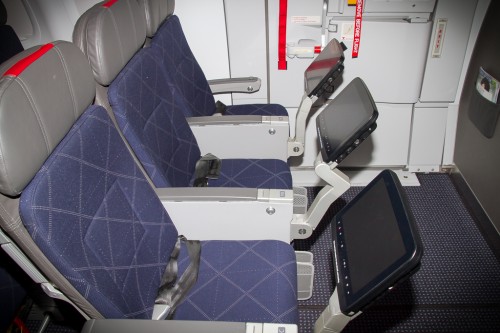 Exit row seating on the American Airlines' Airbus A321. Image: Eric Dunetz
