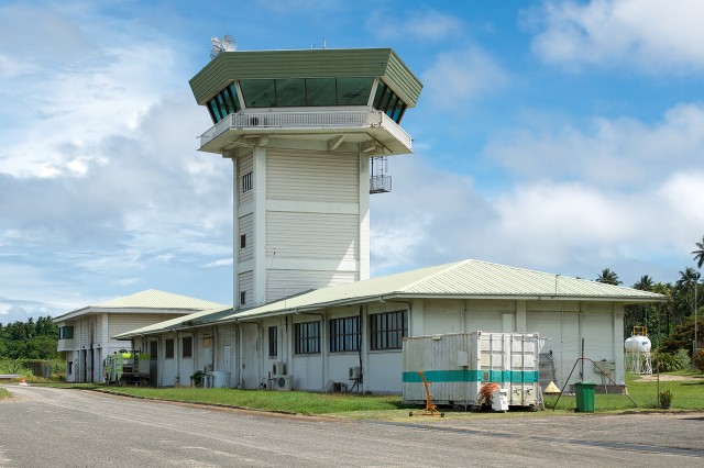 The exterior of the airport administration building and control tower at Tokua Airport. Photo by Bernie Leighton | AirlineReporter.com
