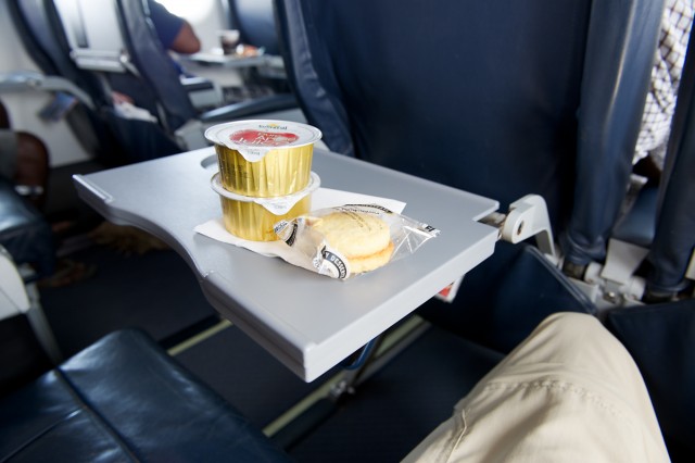 Australian cookies and juice aboard PX276. Photo by Bernie Leighton | AirlineReporter.com