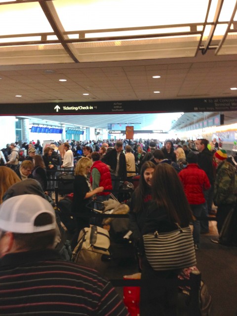 Orderly, brief lines for Southwest at DEN - Photo: Blaine Nickeson | AirlineReporter