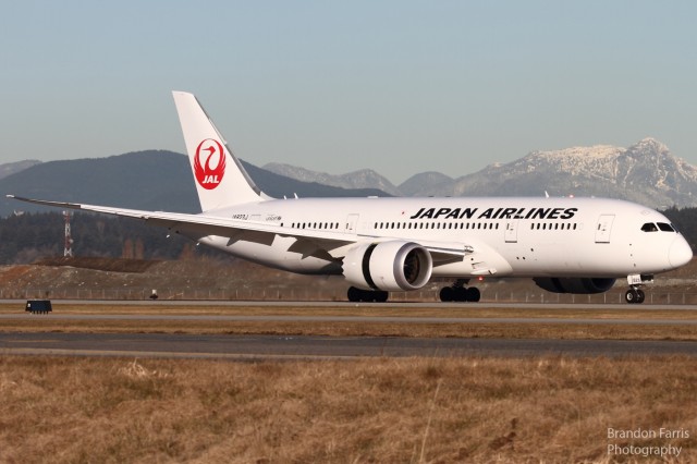 JAL 18 touches down in YVR