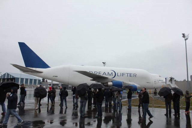 AvGeeks endure the rain to get close to a Dreamlifter next to the Future of Flight - Photo: David Parker Brown | AirlineReporter