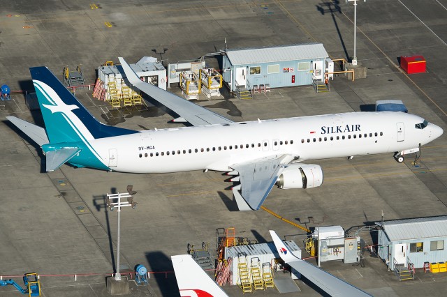 A side view of Silk Air's first 737-8SA. Photo - Bernie Leighton AirlineReporter.com
