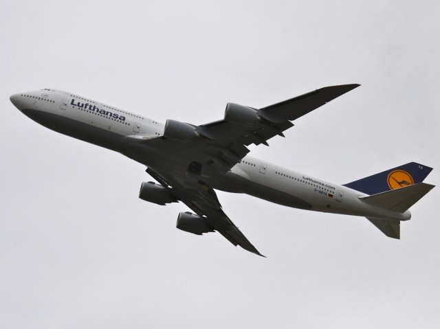 Lufthansa's first Boeing 747-8 Intercontinental shortly after take off from Paine Field. Photo by Jon Ostrower. 