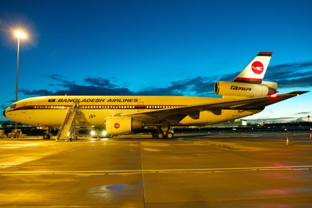 S2-ACR in the darkness of Birmingham after arriving late from Kuwait City. Photo - Bernie Leighton | AirlineReporter.com