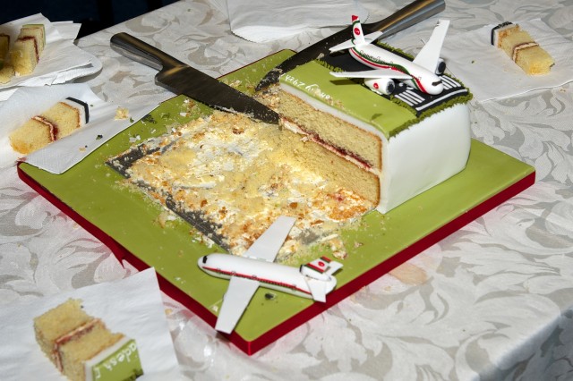 DC-10 cake with 77W cake on the other side. Either way, who doesn't love plane cake? Photo - Bernie Leighton | AirlineReporter.com