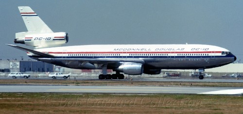 DC-10 in factory colors - Photo: Bob Garrard