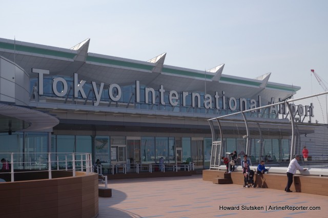 On the observation deck of the International Terminal at HND.