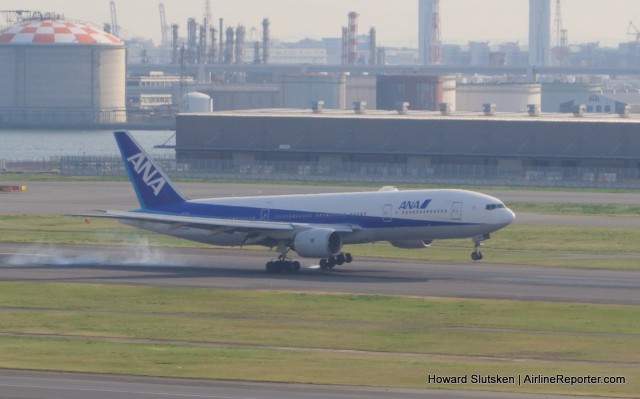 "Oh, look, another ANA 777-200," landing on Rwy 34L, HND